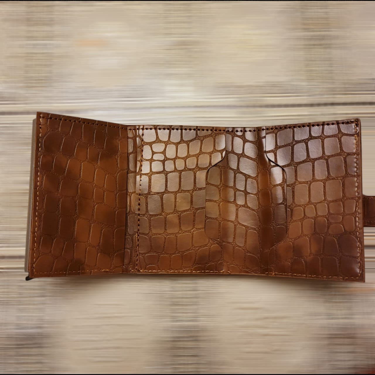 The Crocodile Aluminum Alloy Credit Card Synthetic Leather Automatic Up Card Case